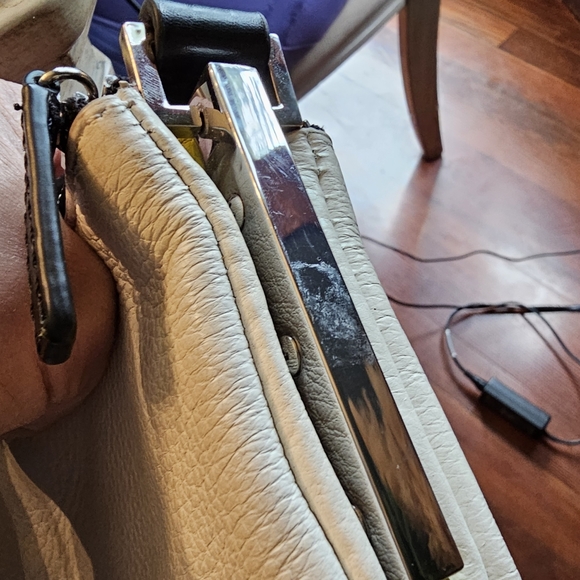 Vince Camuto Neve Crossbody Bag Snow White & Citron Yellow Pebbled Leather - Picture 13 of 16